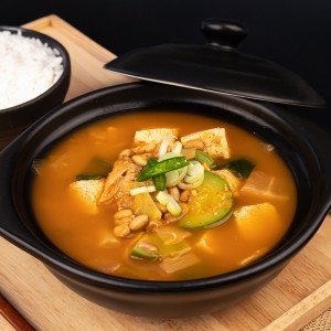 [엠픽] 국내산 야채로 맛을 내 구수하고 깔끔한 청국장